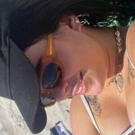 Nagie wyciekłe zdjęcie OnlyFans od Benee