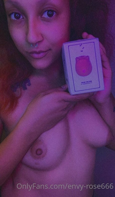 Nagie wyciekłe zdjęcie OnlyFans od Envyrose666