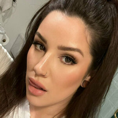 Nagie wyciekłe zdjęcie OnlyFans od Lunaluvbad