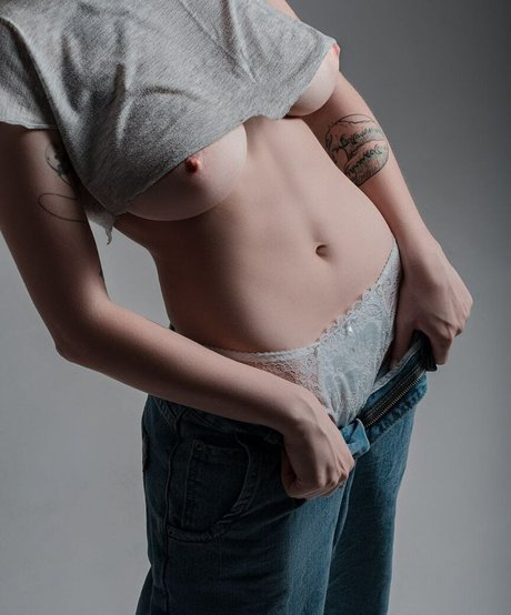 Nagie wyciekłe zdjęcie OnlyFans od Aksinyacarrot