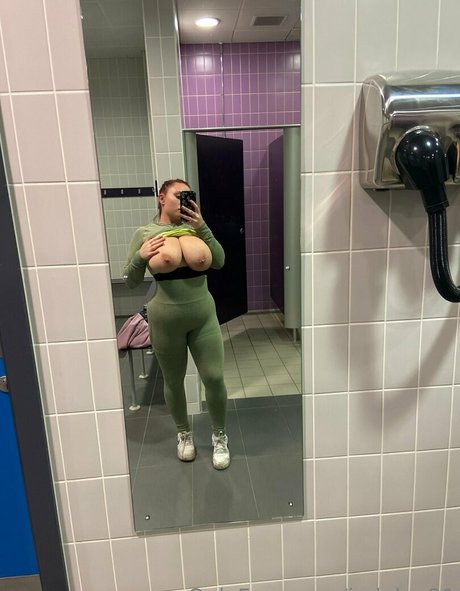 Nagie wyciekłe zdjęcie OnlyFans od Jadelou21
