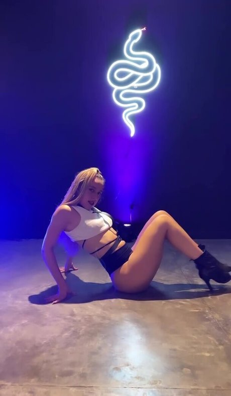 Nagie wyciekłe zdjęcie OnlyFans od Ampipenia