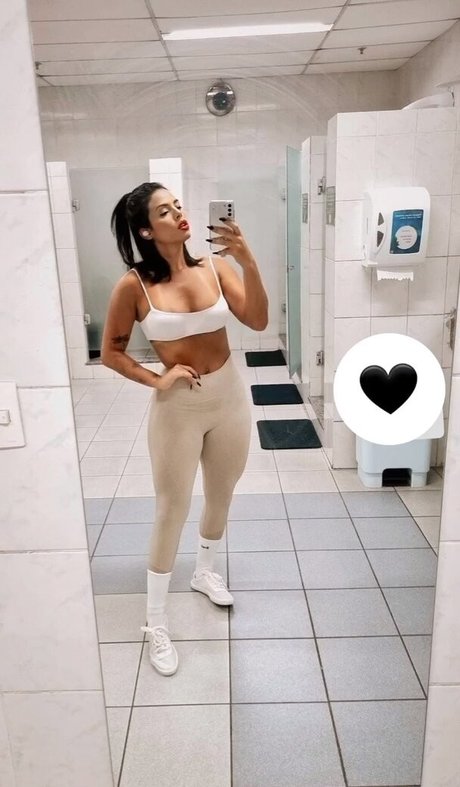 Nagie wyciekłe zdjęcie OnlyFans od Juju Bellini