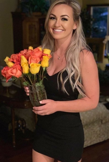 Nagie wyciekłe zdjęcie OnlyFans od Ashley Freiberg