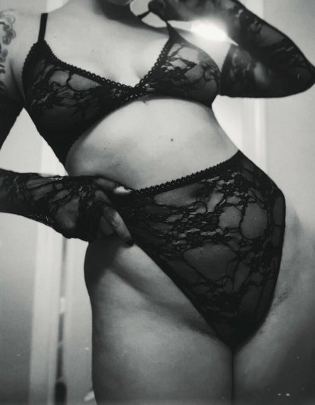 Nagie wyciekłe zdjęcie OnlyFans od Yoemilyreyfree