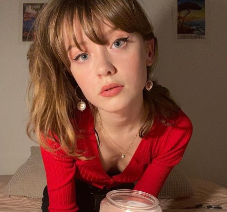 Nagie wyciekłe zdjęcie OnlyFans od Maisie Peters