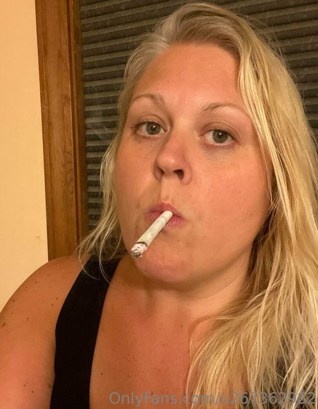 Nagie wyciekłe zdjęcie OnlyFans od Smokybrookeb