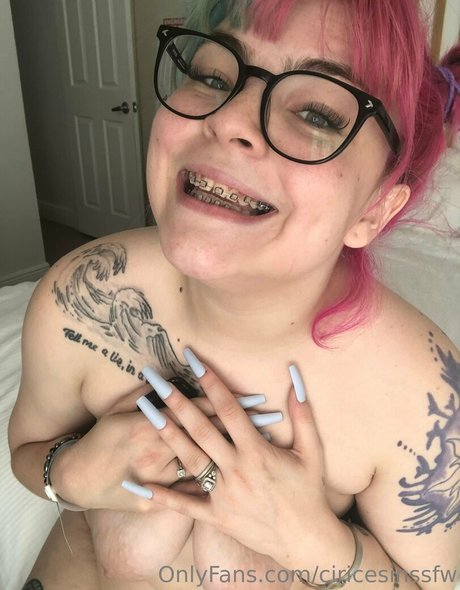 Nagie wyciekłe zdjęcie OnlyFans od Ciricesinssfw