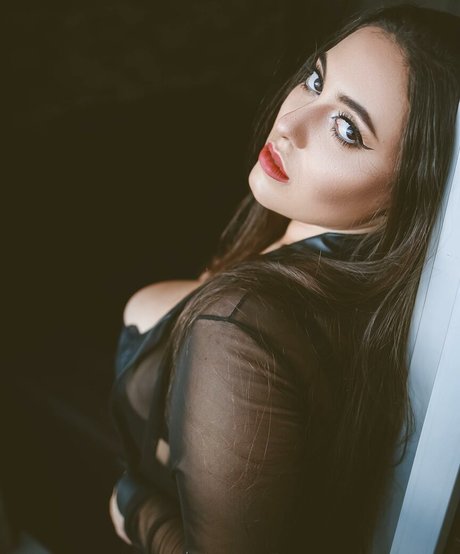 Nagie wyciekłe zdjęcie OnlyFans od Gii Grande Giigrande