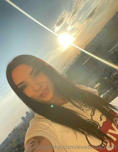 Nagie wyciekłe zdjęcie OnlyFans od Evelinaqueen
