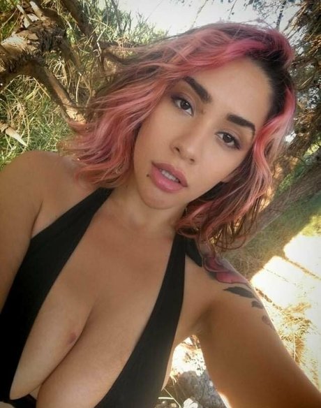 Nagie wyciekłe zdjęcie OnlyFans od Kikiikitten