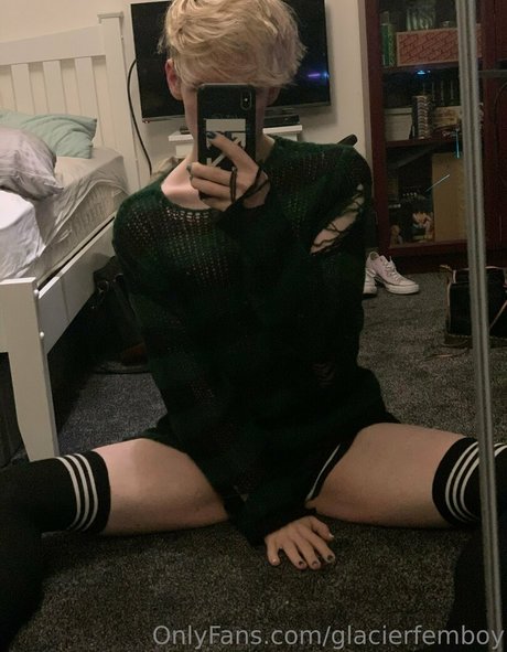 Nagie wyciekłe zdjęcie OnlyFans od Glacierfemboy