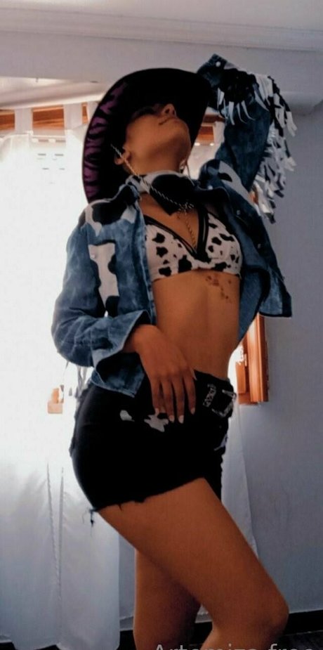 Nagie wyciekłe zdjęcie OnlyFans od Artemizafree