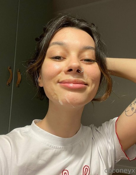 Nagie wyciekłe zdjęcie OnlyFans od Coconeyx