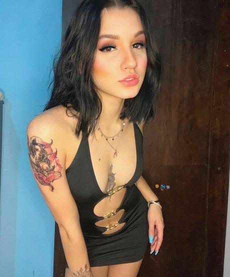 Nagie wyciekłe zdjęcie OnlyFans od Izitam