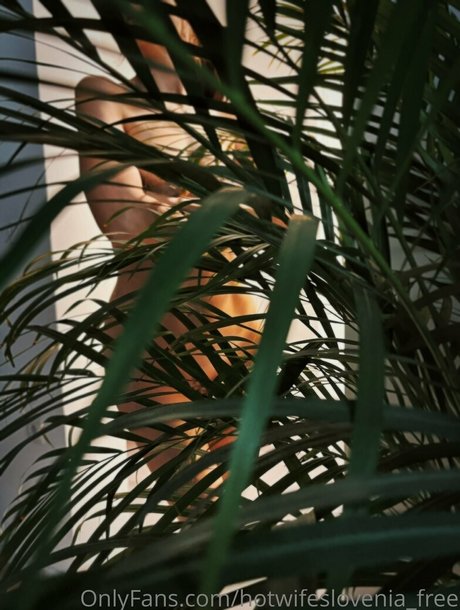 Nagie wyciekłe zdjęcie OnlyFans od Hotwifesloveniafree