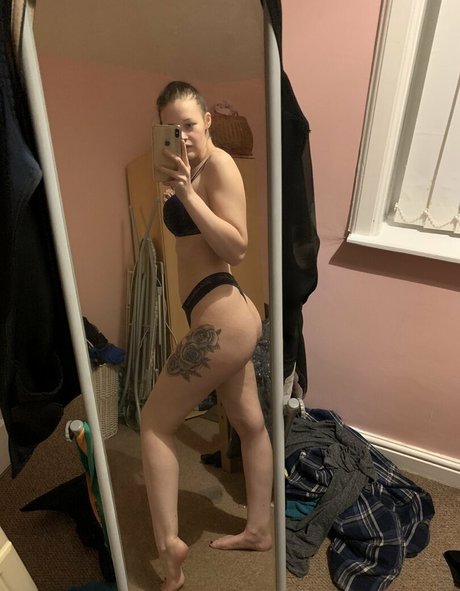 Nagie wyciekłe zdjęcie OnlyFans od Cara99xx