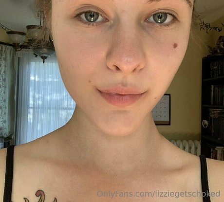 Nagie wyciekłe zdjęcie OnlyFans od Lizziegetschoked
