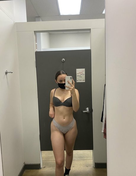Nagie wyciekłe zdjęcie OnlyFans od Elenasainte