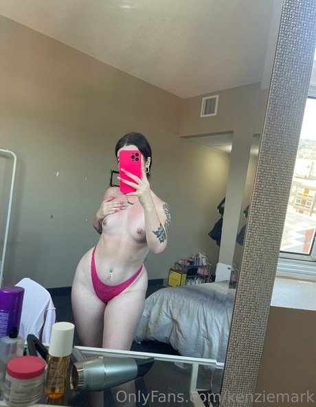 Nagie wyciekłe zdjęcie OnlyFans od Kenziemark