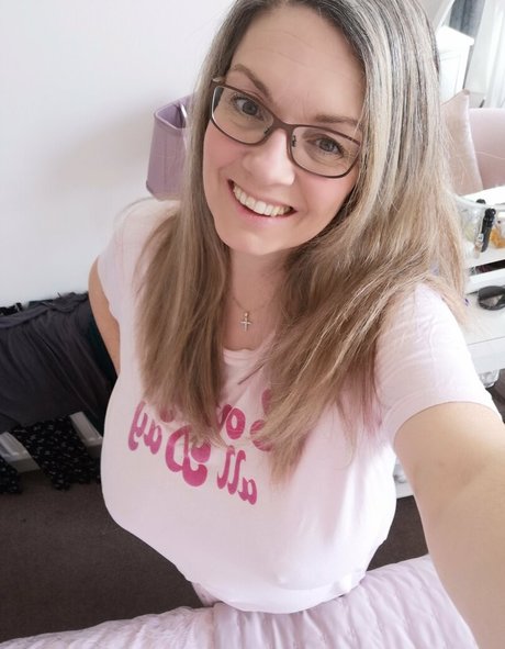 Nagie wyciekłe zdjęcie OnlyFans od Glamgran56
