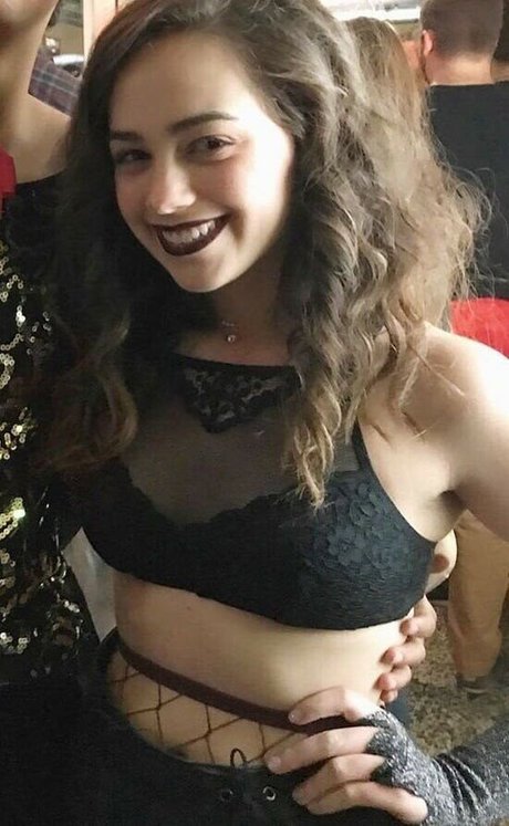 Mary Mouser