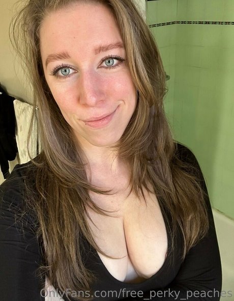 Nagie wyciekłe zdjęcie OnlyFans od Freeperkypeaches