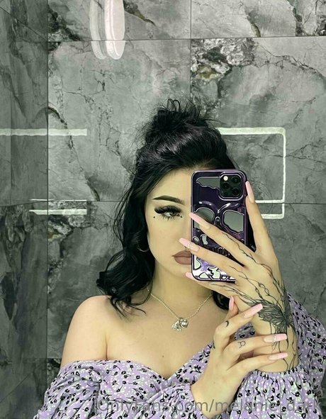 Melanie_dark