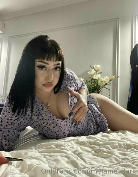 Melanie_dark
