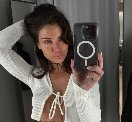 Alicelovestrawberries