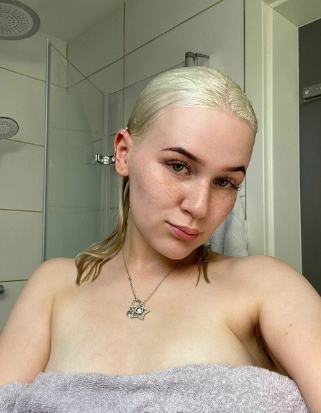 Nagie wyciekłe zdjęcie OnlyFans od Cuteemii