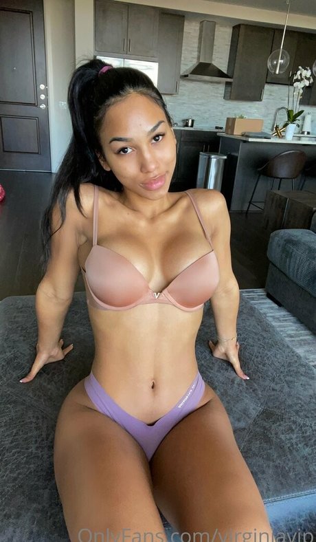 Nagie wyciekłe zdjęcie OnlyFans od Virginasanhousefree