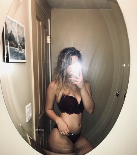 Nagie wyciekłe zdjęcie OnlyFans od Sarahlovesraving