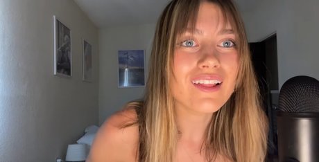 Nagie wyciekłe zdjęcie OnlyFans od Asmr Carol