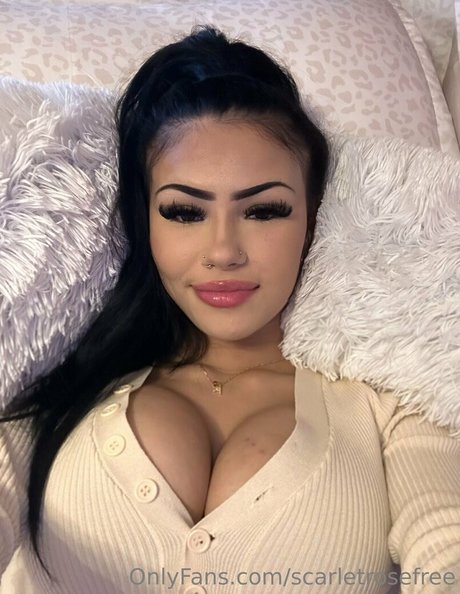 Nagie wyciekłe zdjęcie OnlyFans od Scarletrosefree