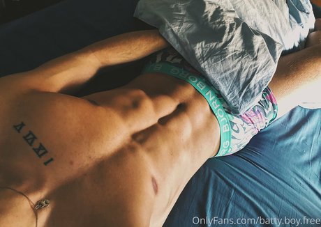 Nagie wyciekłe zdjęcie OnlyFans od Battyboyfree