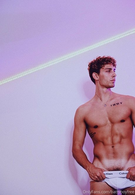 Nagie wyciekłe zdjęcie OnlyFans od Battyboyfree