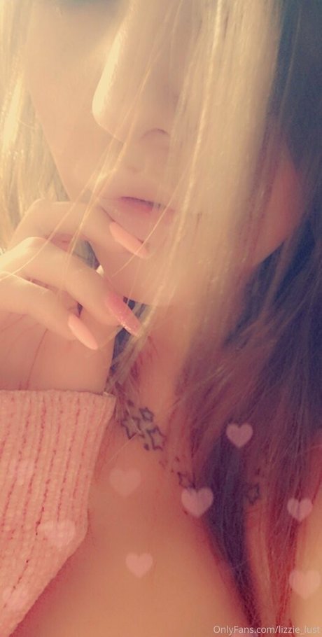 Nagie wyciekłe zdjęcie OnlyFans od Lizzielust