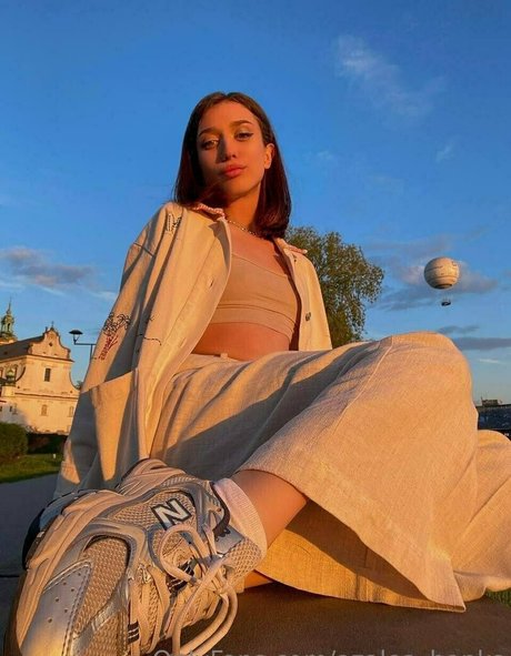 Nagie wyciekłe zdjęcie OnlyFans od Azaleabanks