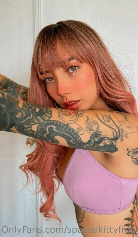 Nagie wyciekłe zdjęcie OnlyFans od Spacialkittyfree