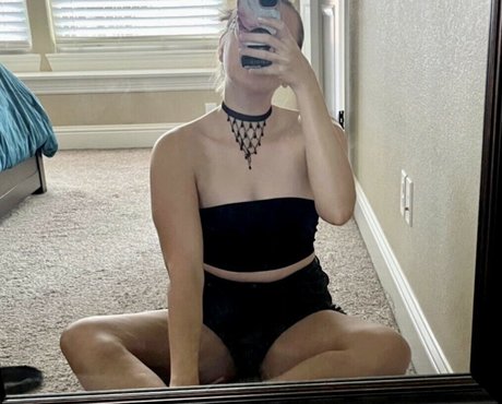 Nagie wyciekłe zdjęcie OnlyFans od Alanis King