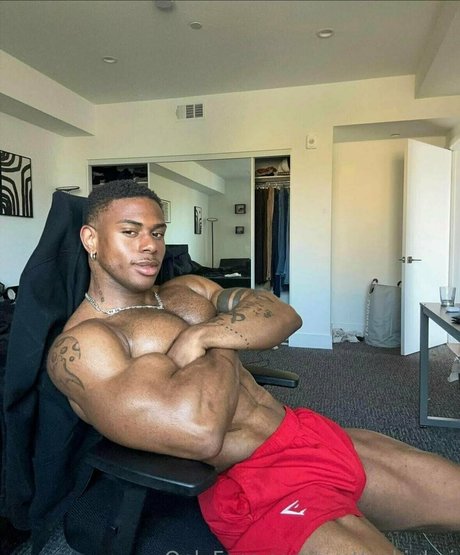 Nagie wyciekłe zdjęcie OnlyFans od Prettyskinboi