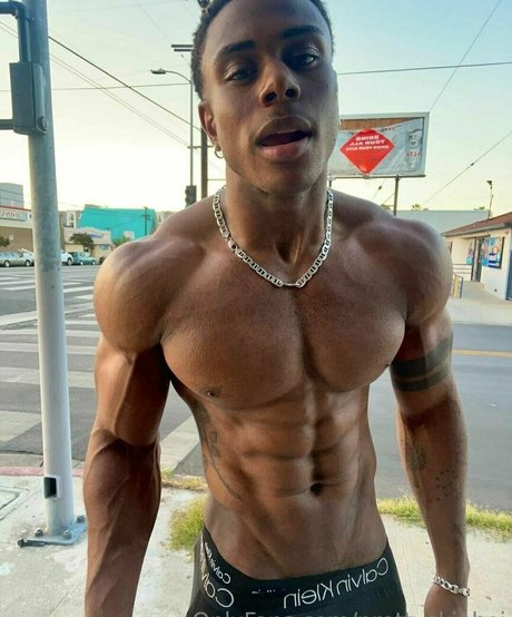 Nagie wyciekłe zdjęcie OnlyFans od Prettyskinboi