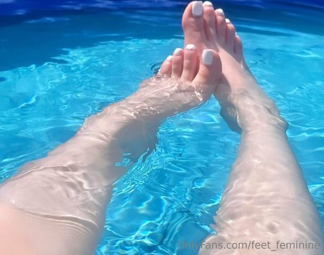 Feetfeminine