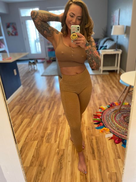 Miss Lindsay Q