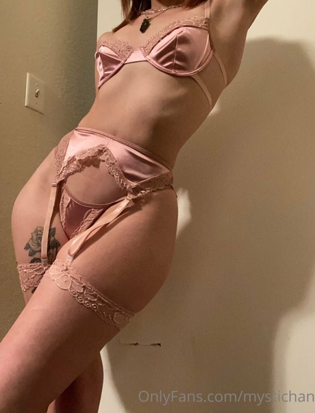 Nagie wyciekłe zdjęcie OnlyFans od Mystichan