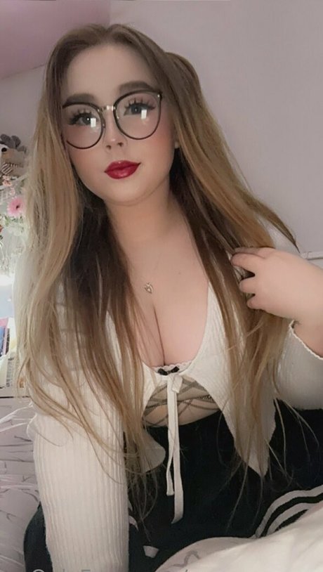 Nagie wyciekłe zdjęcie OnlyFans od Enyaarwyen