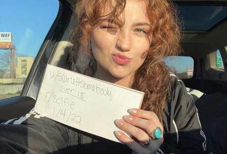 Nagie wyciekłe zdjęcie OnlyFans od Scarlett Somebody