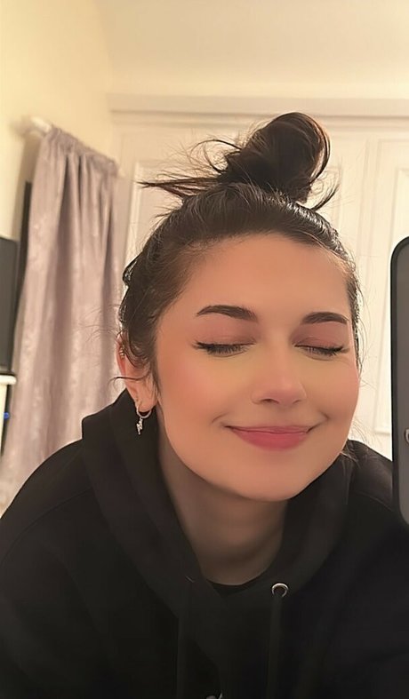 Nagie wyciekłe zdjęcie OnlyFans od Harrie Silver