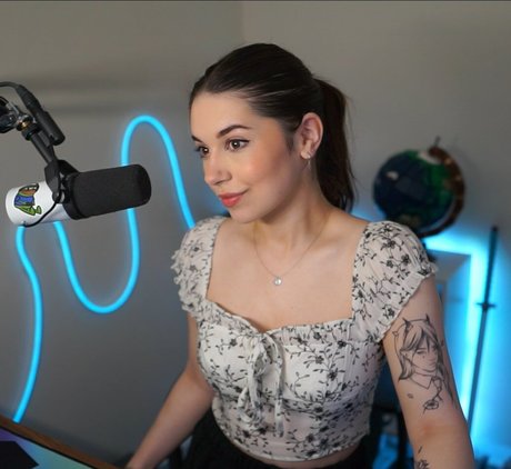 Nagie wyciekłe zdjęcie OnlyFans od Harrie Silver